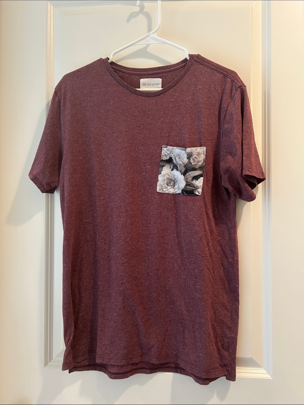 On The Byas T-Shirt Floral Rose Flower Pocket Tee short sleeve size M Burgundy